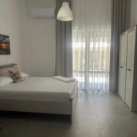 Διαμέρισμα Asprolux Студио С Градина 2 *